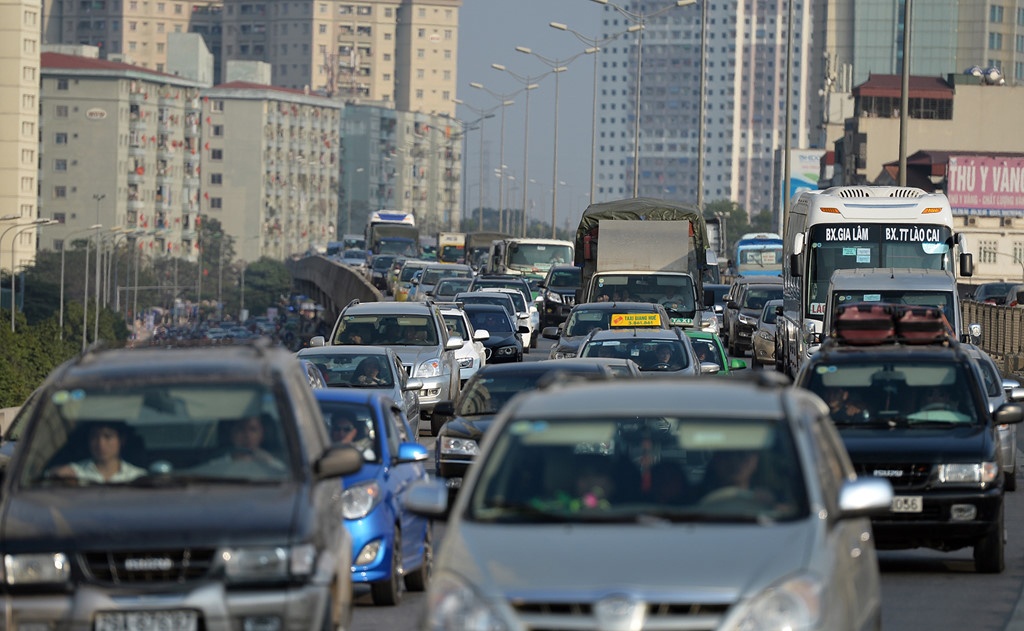 Un tac keo dai o cua ngo Ha Noi hinh anh