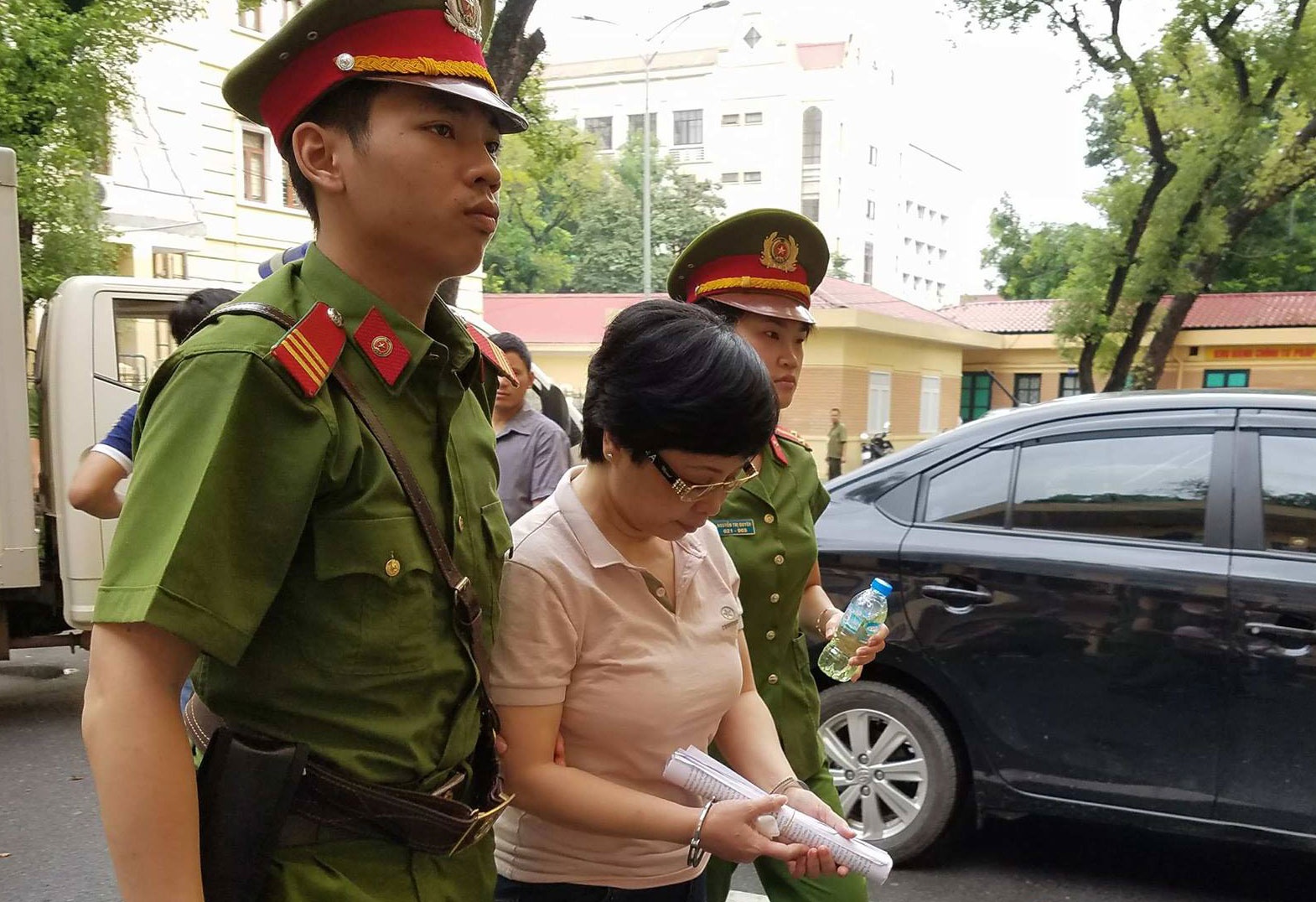 Vu lua hon 700 nguoi: Hang loat bi cao do toi cho Chau Thi Thu Nga hinh anh