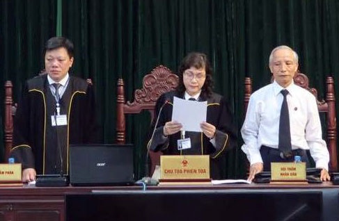 Vi sao phien xu cuu dai bieu Quoc hoi Chau Thi Thu Nga khong bi hoan? hinh anh