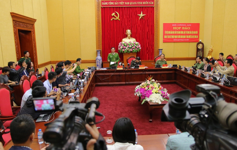 Bo Cong an hop bao ve bo ho khau anh 2