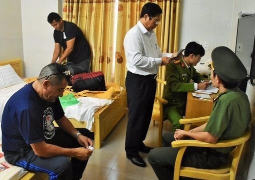 De nghi truy to nhom sieu trom rach lop Fortuner lay 1,6 ty dong hinh anh