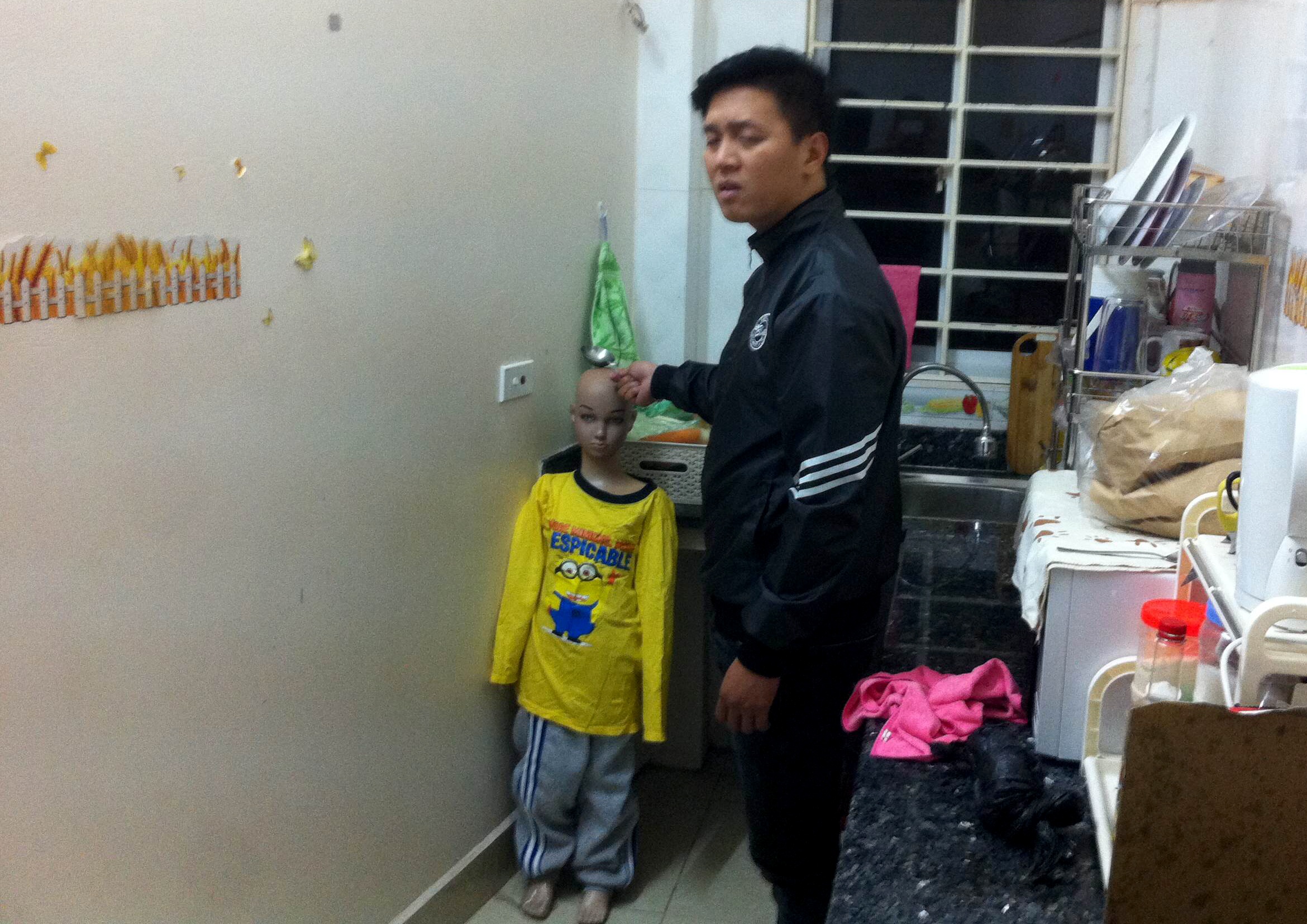 Bố bạo hành con ảnh 2 Bo bao hanh con anh 2