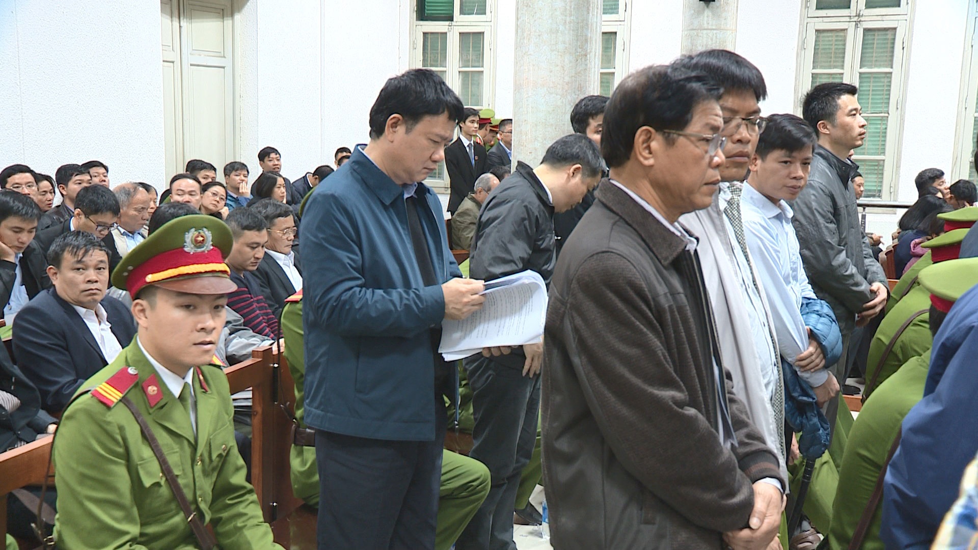 Xet xu Dinh La Thang anh 1