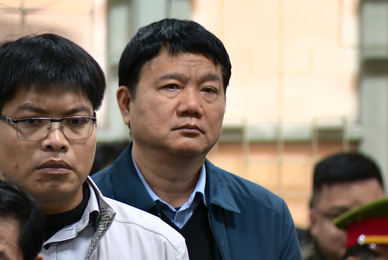 Dinh La Thang: 'Giua hanh dong quyet liet voi vi pham rat mong manh' hinh anh