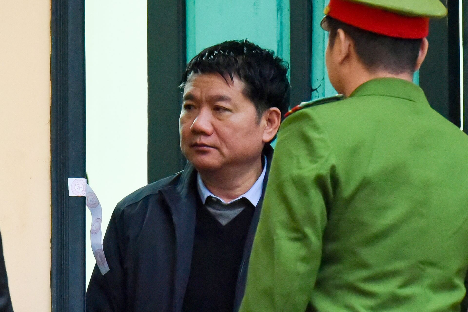 Ong Dinh La Thang: 'Den gio bi cao moi biet sai' hinh anh