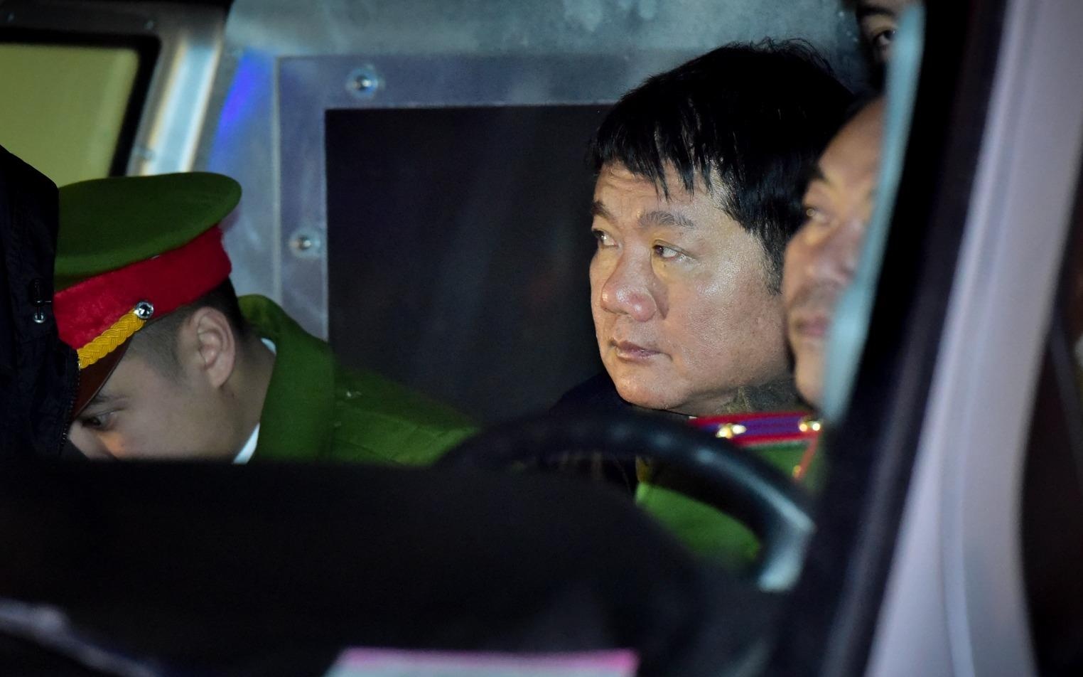 Luat su cua ong Thang cho doi phan tranh luan hinh anh