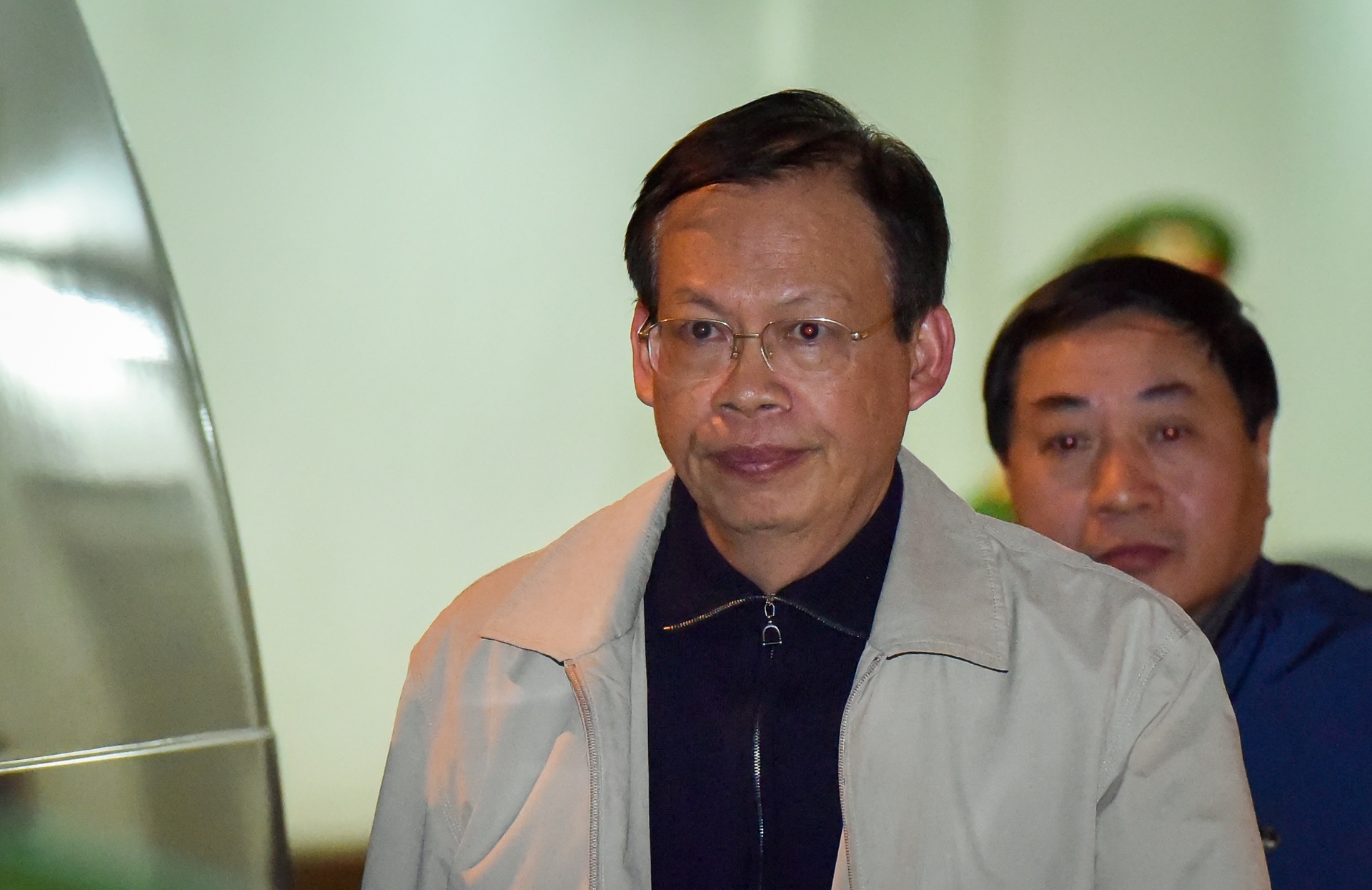 Luat su trong vu an o PVN: 'Bi cao bat luc vi chi dao cua cap tren' hinh anh