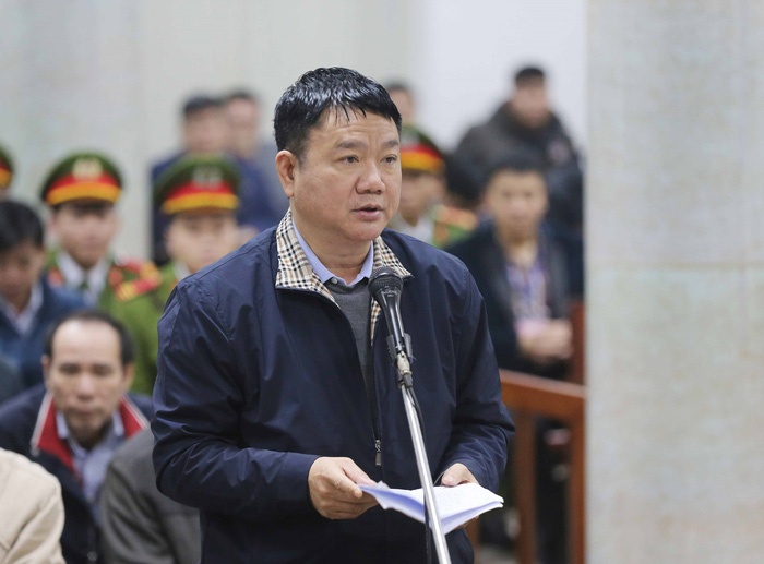 Bi cao Dinh La Thang cui dau xin loi Dang, nguoi dan hinh anh
