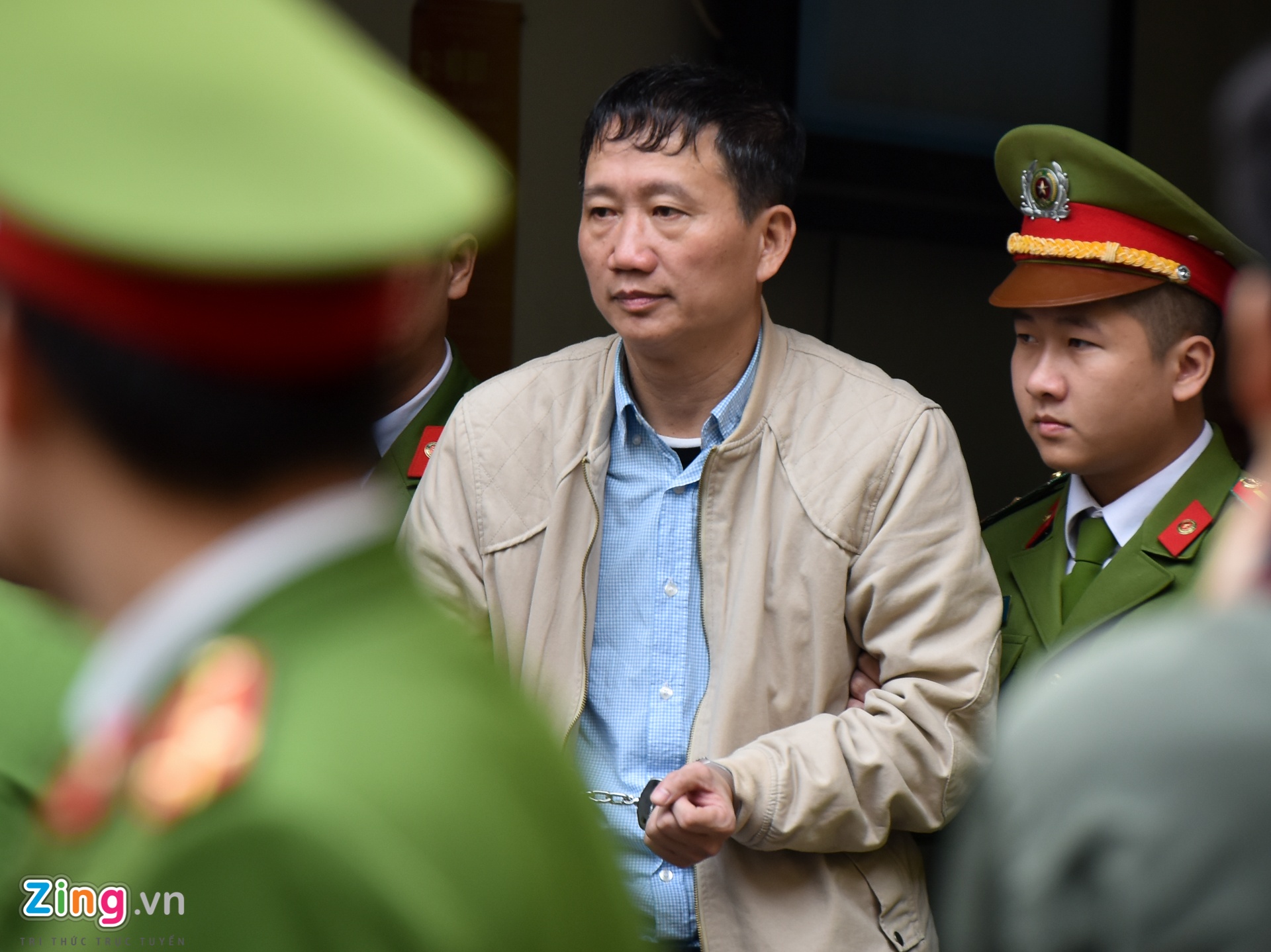 10 ngay xet xu Dinh La Thang anh 14