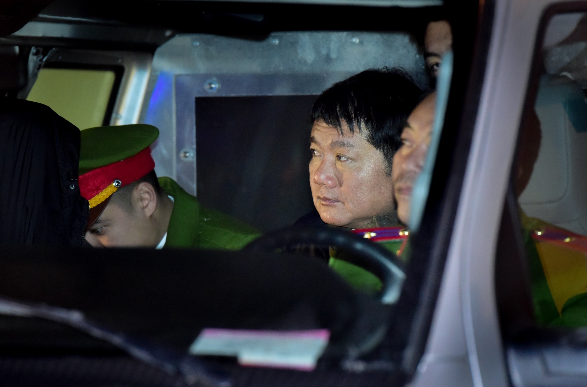 10 ngay xet xu Dinh La Thang anh 13