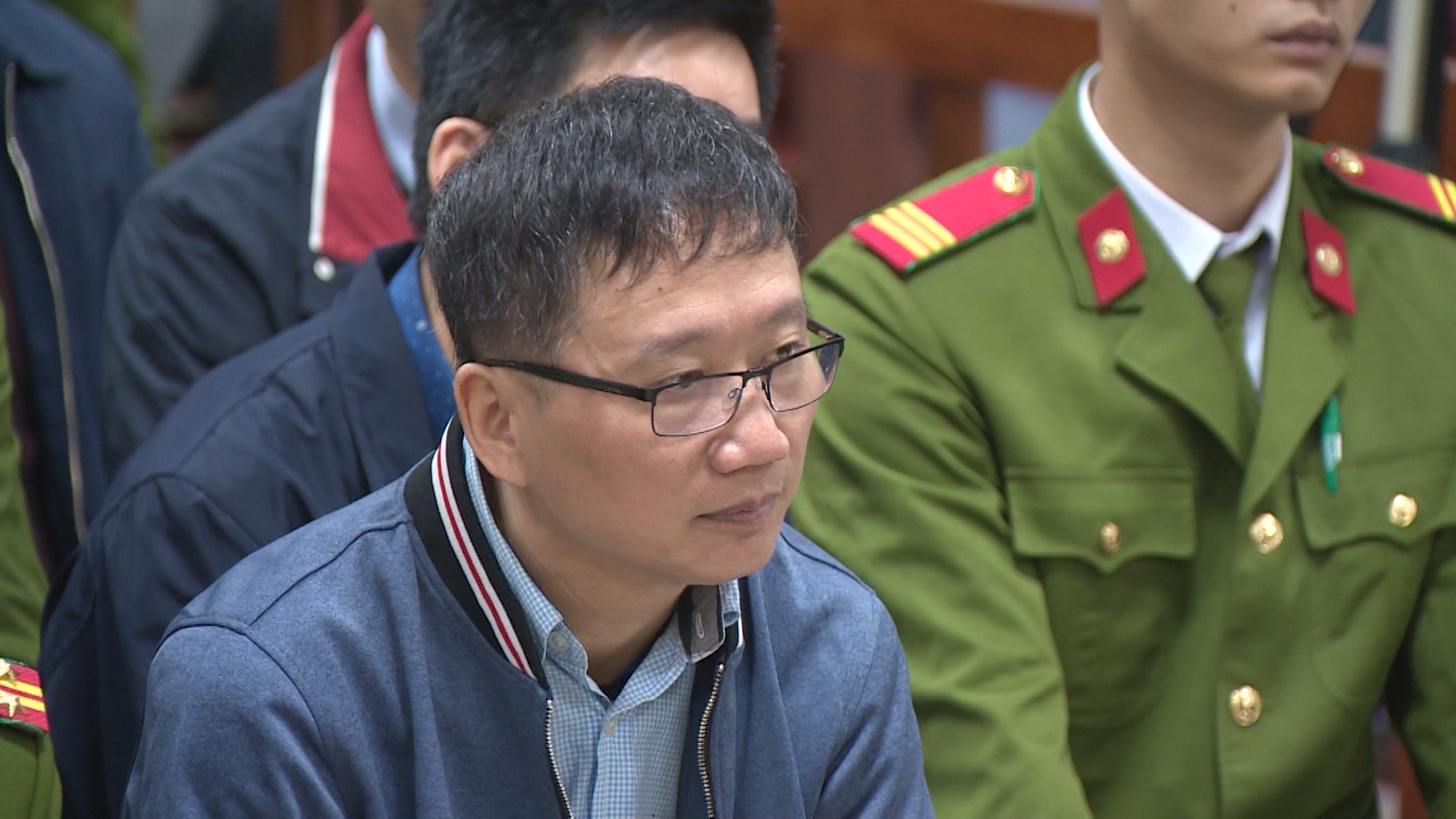 10 ngay xet xu Dinh La Thang anh 7