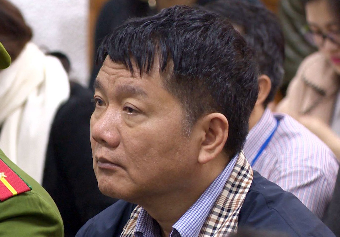 Bi cao Dinh La Thang linh 13 nam tu hinh anh