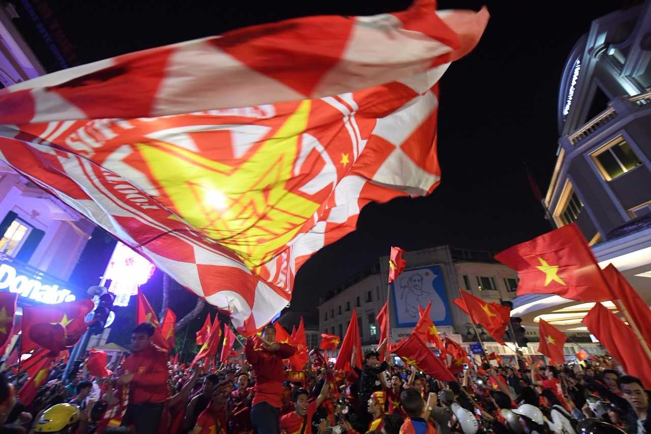 ăn mừng chiến thắng tại hồ Gươm ảnh 4 an mung chien thang tai ho Guom anh 4