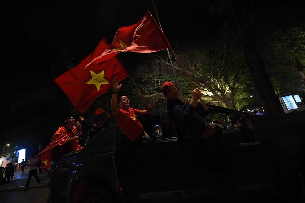 ăn mừng chiến thắng tại hồ Gươm ảnh 8 an mung chien thang tai ho Guom anh 8