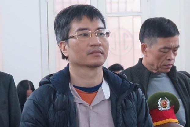 Giang Kim Dat dung ho chieu 'ma' khi tron ra nuoc ngoai hinh anh