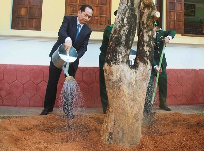 Chủ tịch nước chúc tết ở Gia Lai ảnh 2 Chu tich nuoc chuc tet o Gia Lai anh 2