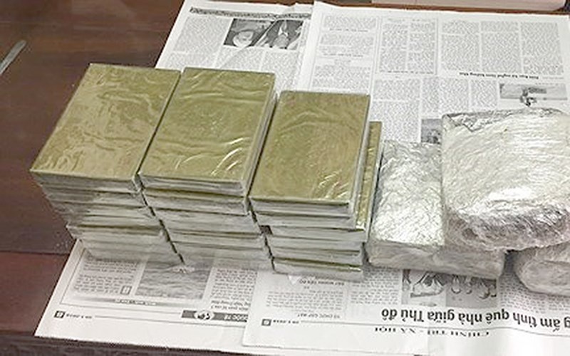 2 ke buon ma tuy rut dao chong tra canh sat anh 1