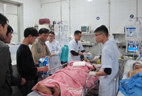 Khong de bac si tiep tuc bi hanh hung hinh anh
