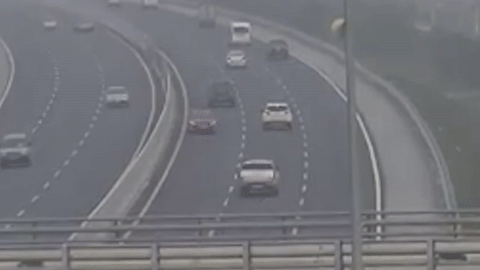 Nu tai xe lai oto nguoc chieu tren cao toc Ha Noi - Hai Phong hinh anh