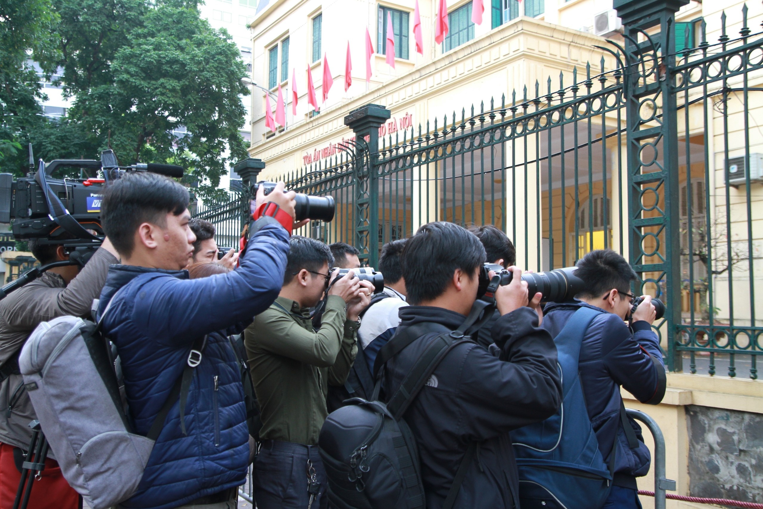 Xet xu Dinh La Thang anh 3