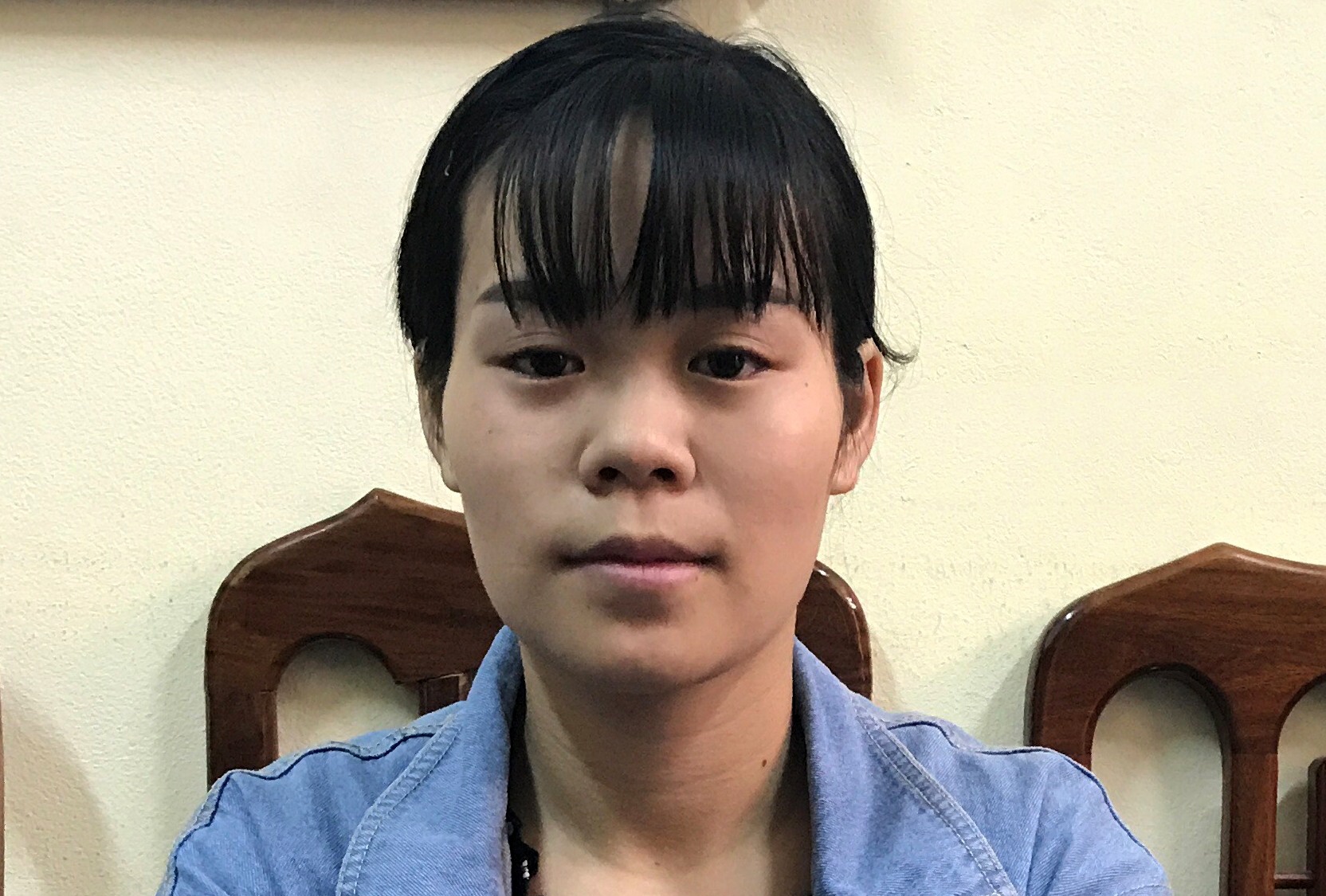 Khoi to 4 nguoi lua ban 2 co gai tre sang Trung Quoc hinh anh