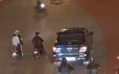 Them goc quay vu xe ban tai keo le nam thanh nien 700 m tren pho hinh anh