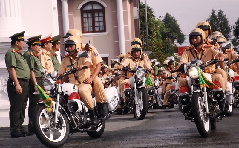 Thu truong Cong an: Nhieu doi tuong xau dan dung, gay han CSGT hinh anh