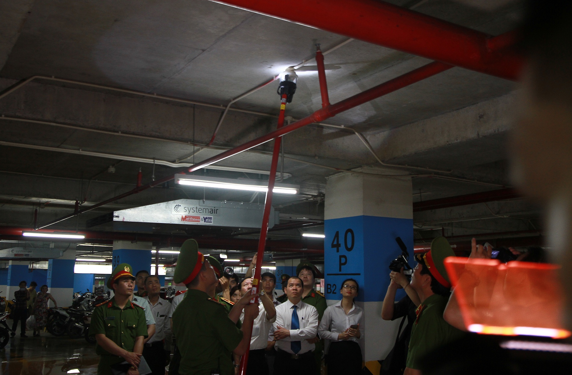 Thu truong Cong an kiem tra PCCC tai Times City anh 7