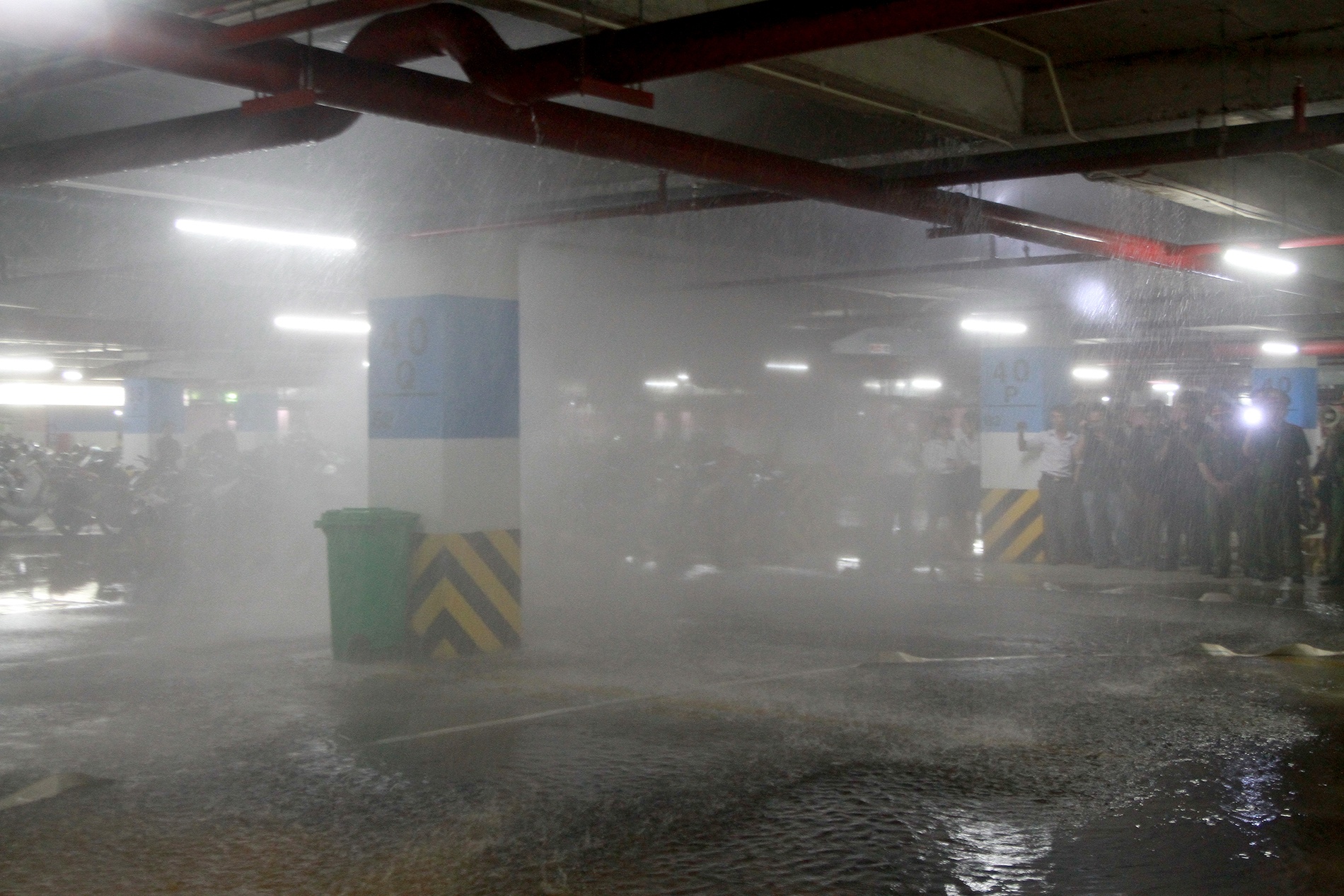 Thu truong Cong an kiem tra PCCC tai Times City anh 8