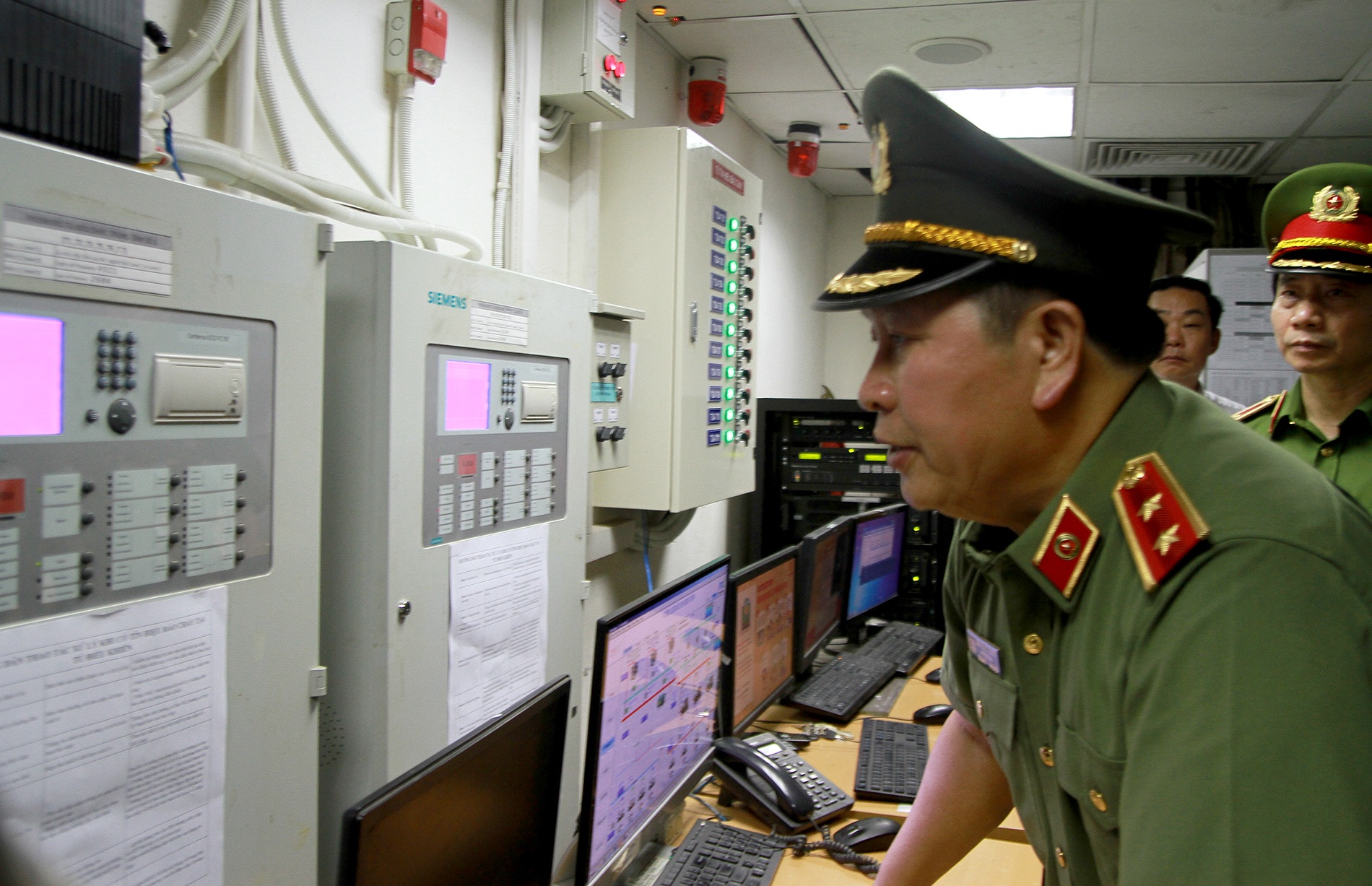 Thu truong Cong an kiem tra PCCC tai Times City anh 4