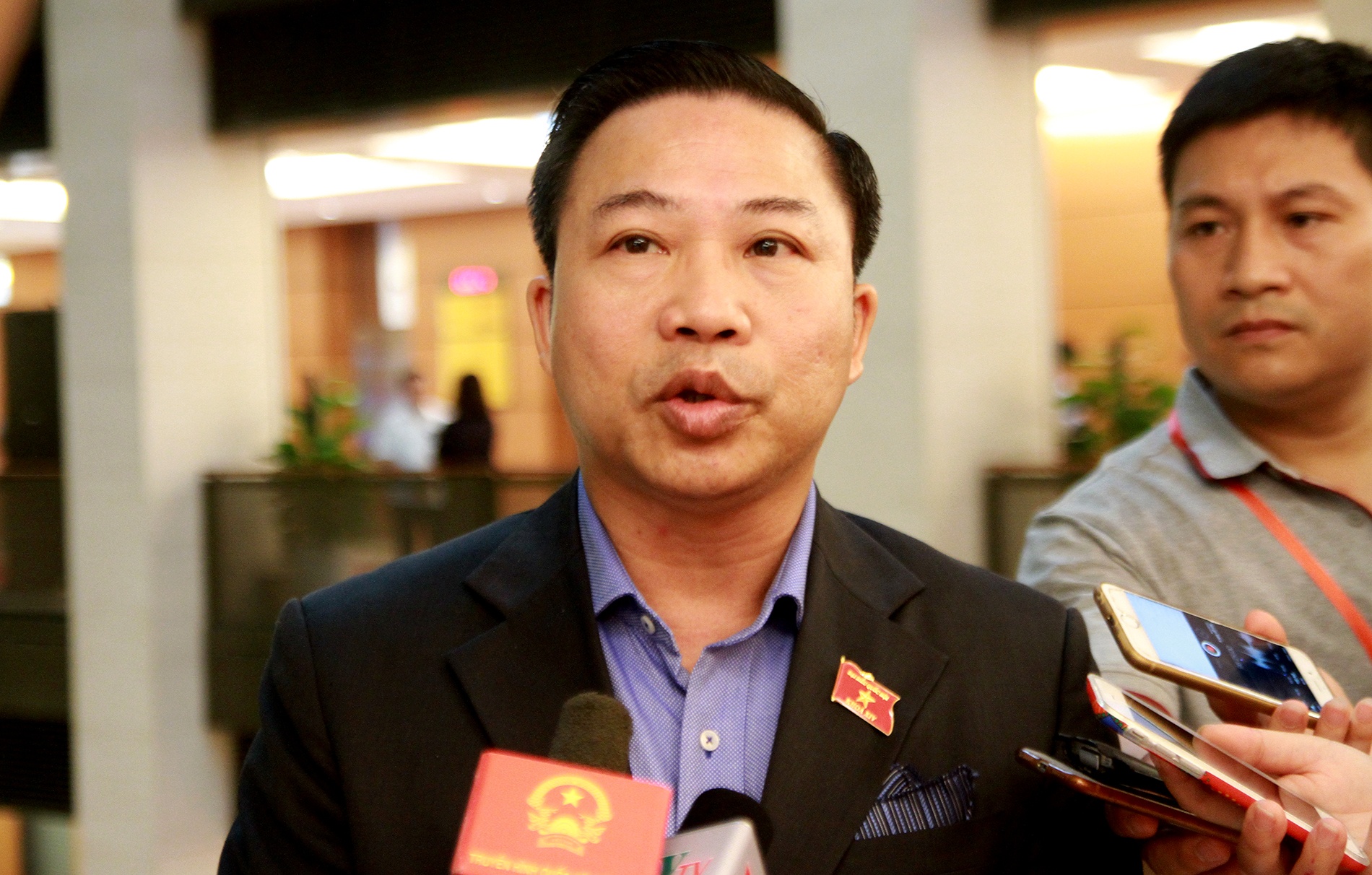 Dai bieu Luu Binh Nhuong: 'Chung cu buoc toi bac si Luong rat yeu' hinh anh