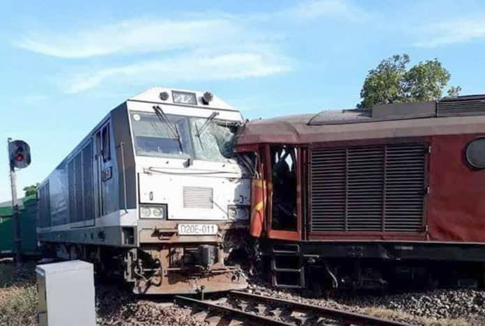 tàu hỏa tông nhau ở Quảng Nam ảnh 1 tau hoa tong nhau o Quang Nam anh 1