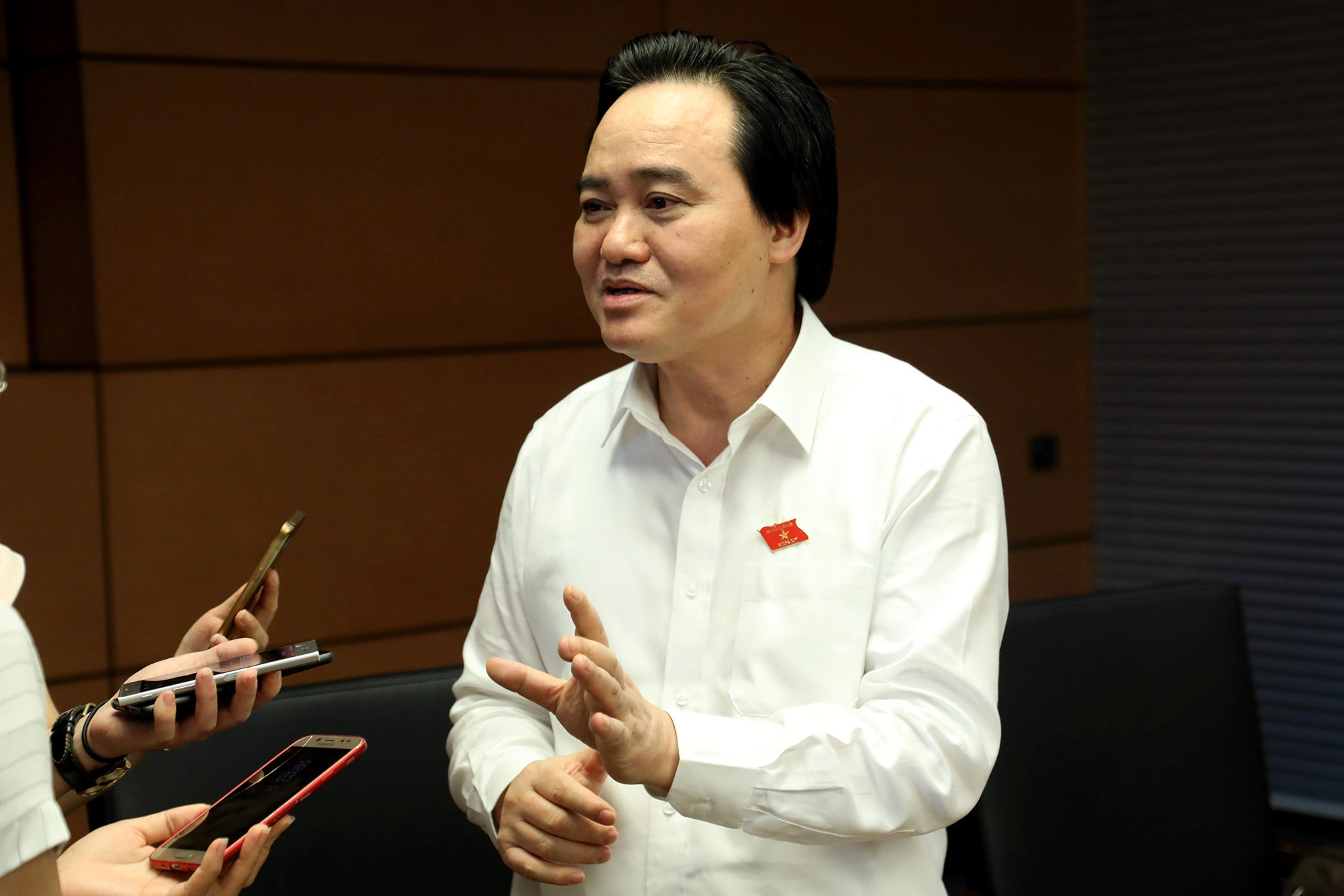 Bo truong GD-DT noi ve de xuat doi hoc phi thanh gia dich vu hinh anh