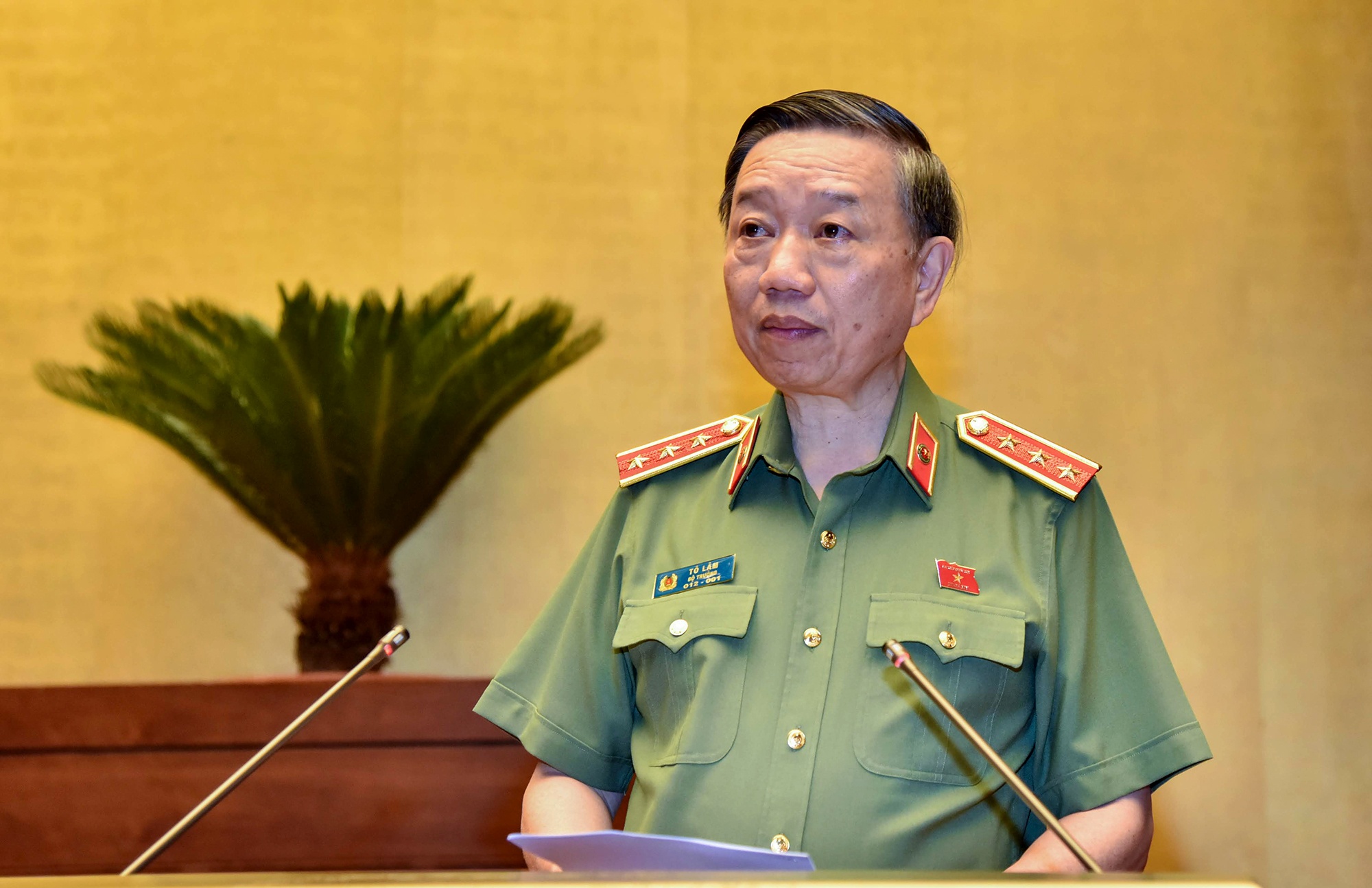 Giam doc Cong an Ha Noi va TP.HCM mang ham cao nhat la trung tuong? hinh anh