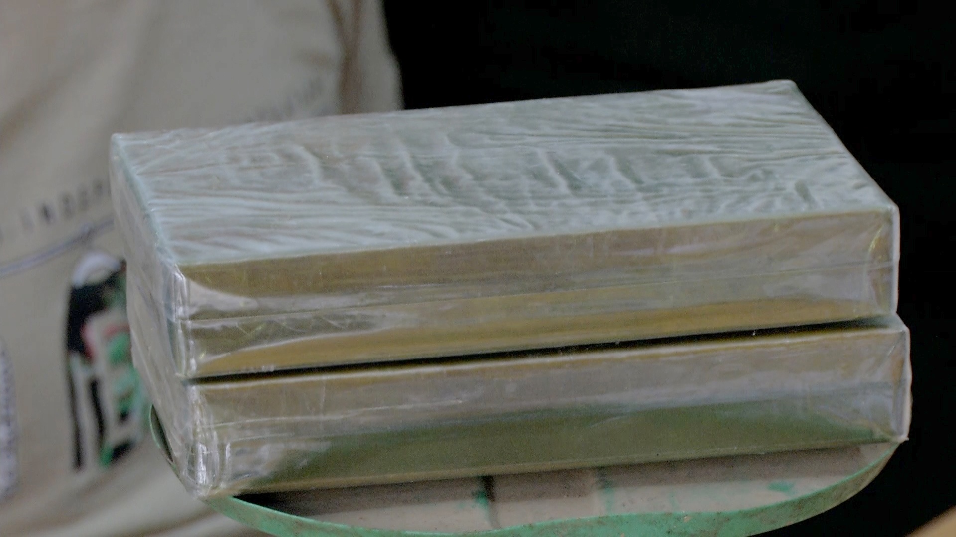 Ke van chuyen ma tuy hoi lo bo doi bien phong hinh anh