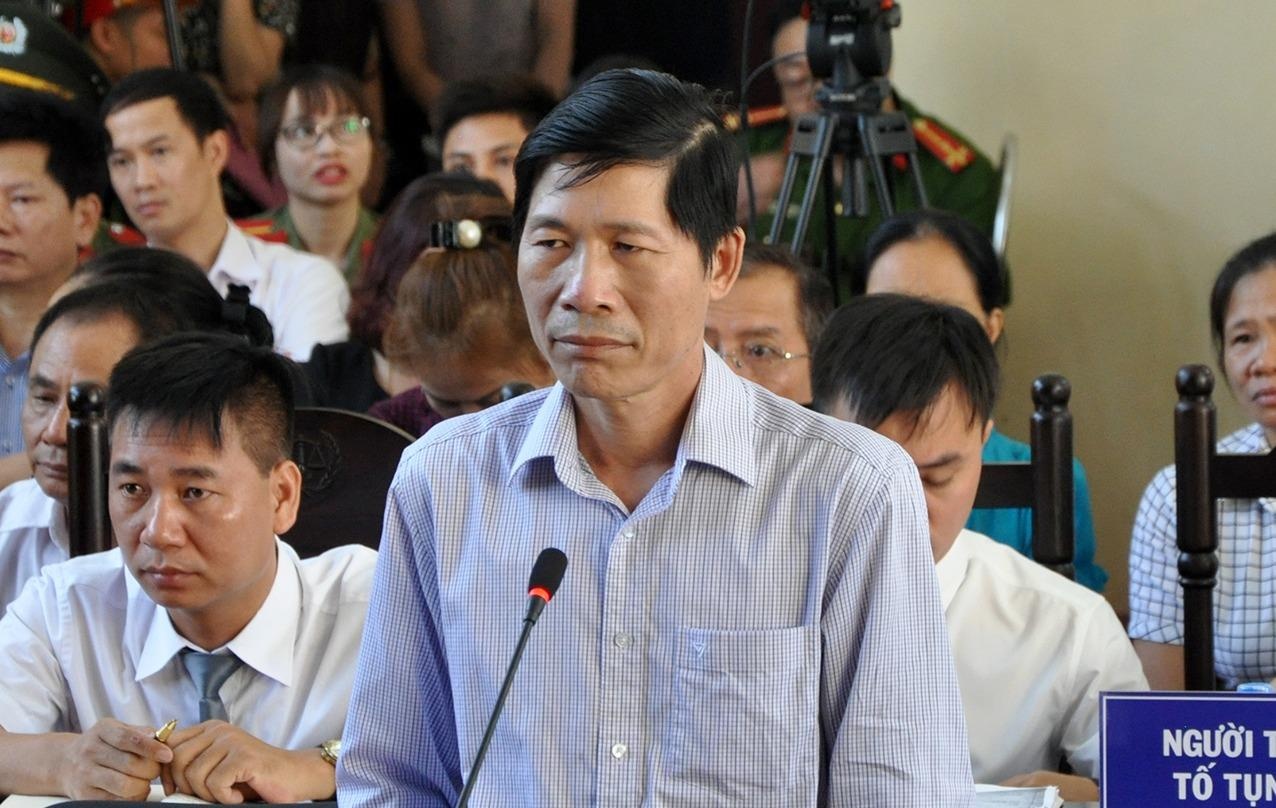 Khoi to Pho giam doc Benh vien da khoa tinh Hoa Binh hinh anh