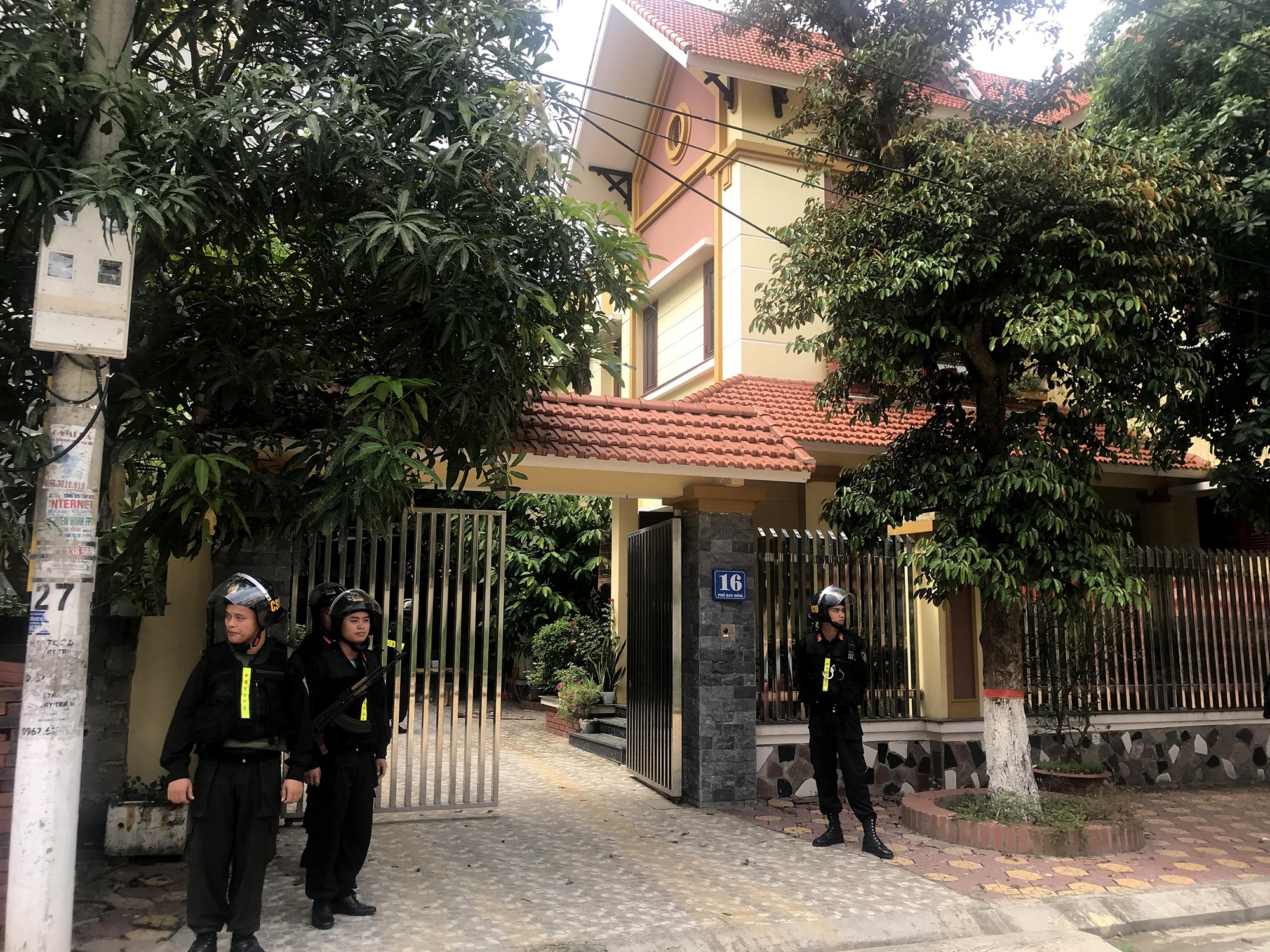 Trum ma tuy xuyen quoc gia bo tron khi dan em sa luoi hinh anh
