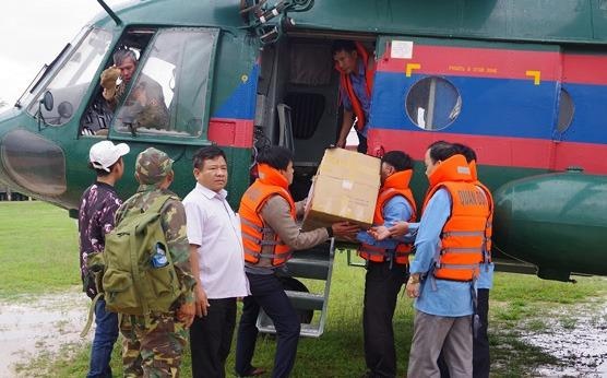 Gan 1.000 quan nhan Viet Nam giup Lao khac phuc su co vo dap thuy dien hinh anh