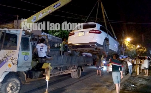 Bi CSGT thoi phat, tai xe oto bien so 34567 tuyen bo 'soc oc' hinh anh