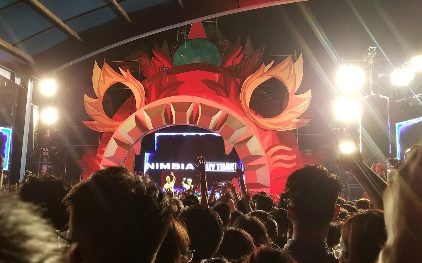 7 thanh nien tu vong sau le hoi am nhac o ho Tay hinh anh