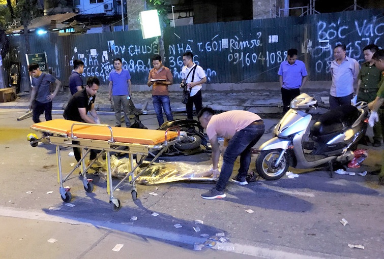 Khoi to vu khung sat roi tu tang 16 de chet nguoi di duong hinh anh