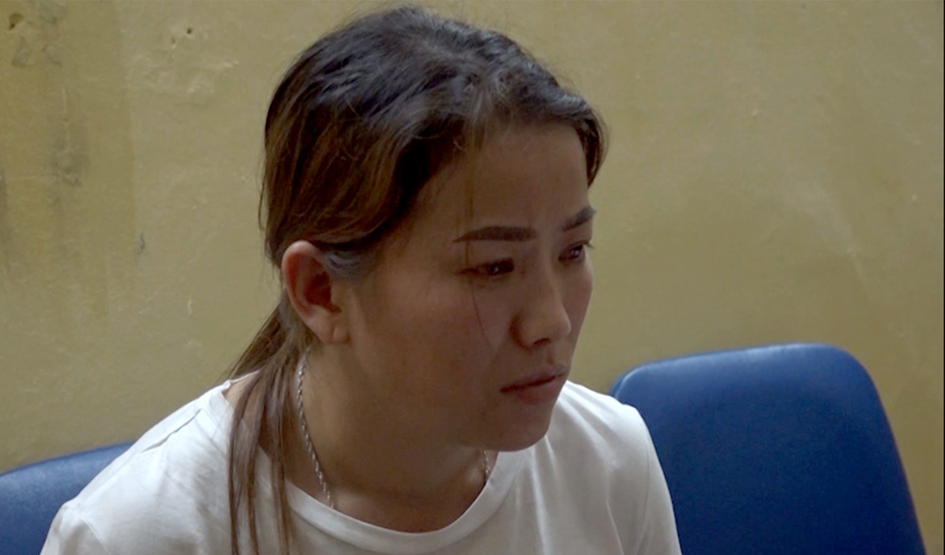 Nguoi phu nu giau 10 banh ma tuy trong tui xach hinh anh