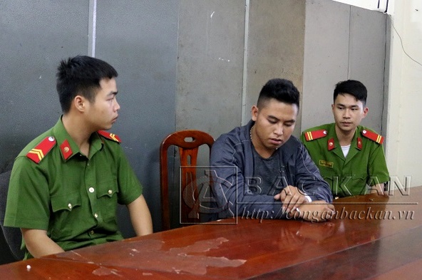 198 bánh heroin giấu trong máy xúc ảnh 2 198 banh heroin giau trong may xuc anh 2