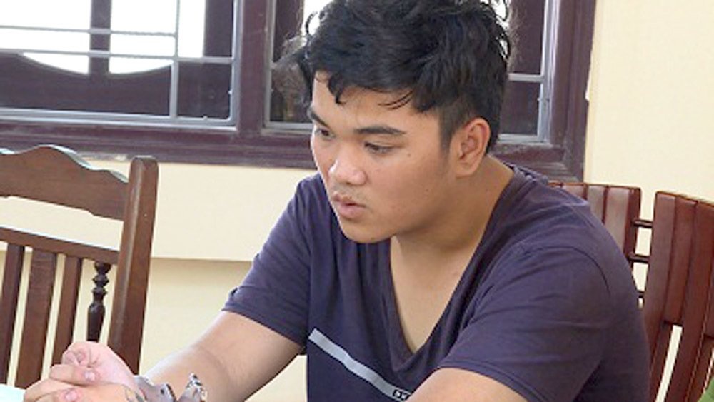 Me ngat khi biet con trai 17 tuoi giet ba giao hang xom hinh anh