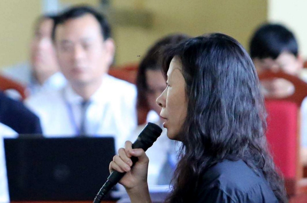 Chi ho cua Phan Sao Nam khoc truoc toa, noi loi hoi han hinh anh