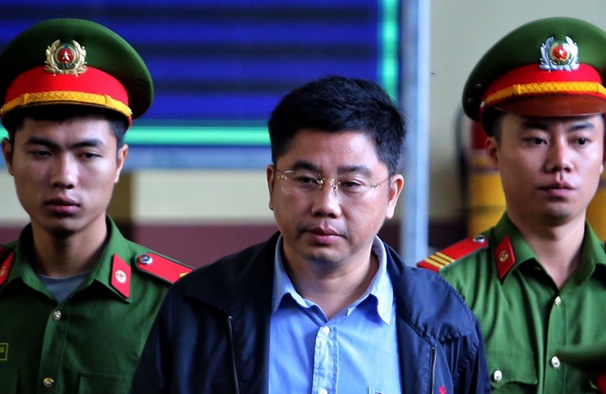 Trum o bac nghin ty bat ngo vi nguoi choi Rikvip tan gia bai san hinh anh