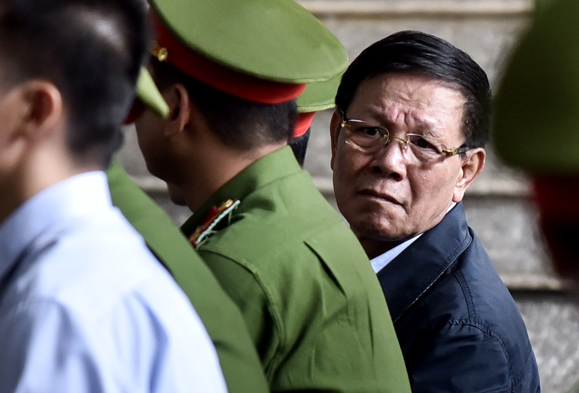 5 bat ngo trong phien toa xu Phan Van Vinh anh 1