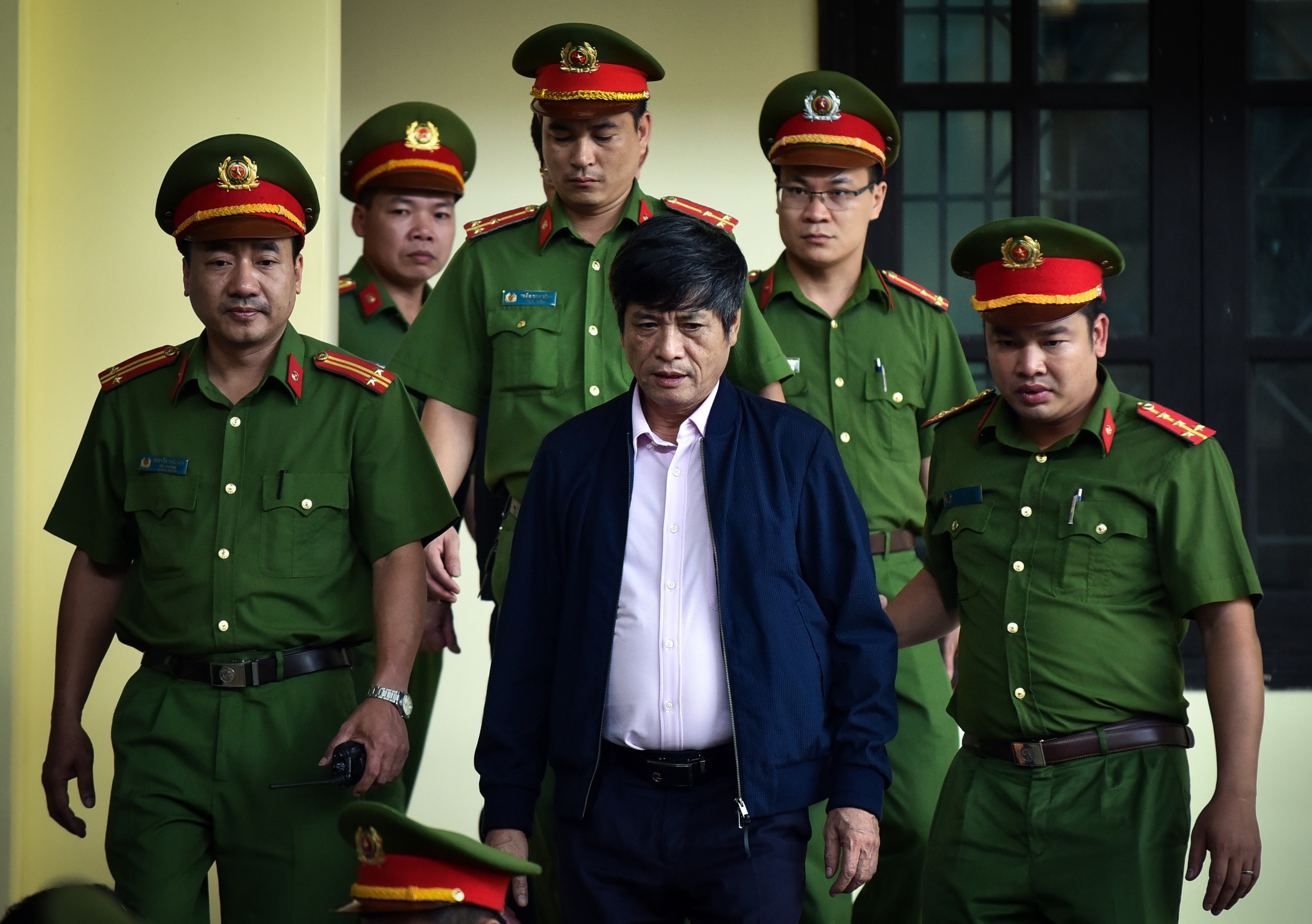 5 bat ngo trong phien toa xu Phan Van Vinh anh 2