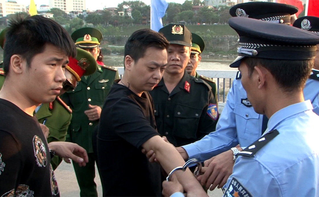 Ke cam dau lua hon 200 vu qua mang sa luoi hinh anh