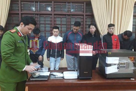 Bộ Công an triệt phá đường dây cá độ 500 tỷ ảnh 1 Bo Cong an triet pha duong day ca do 500 ty anh 1